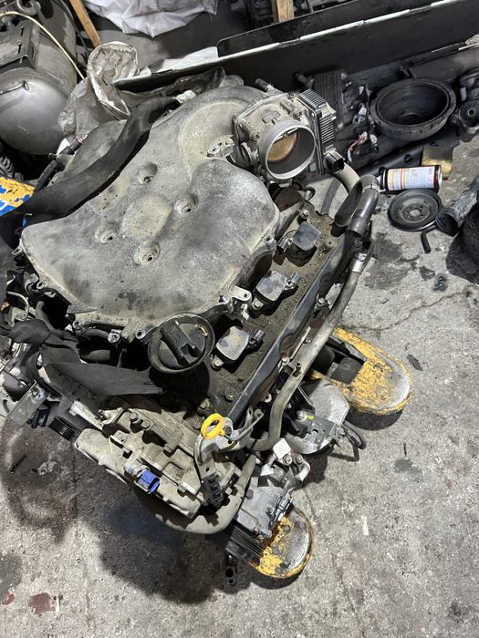 Навесное на двигатель vq25dd. Nissan Skyline v35.