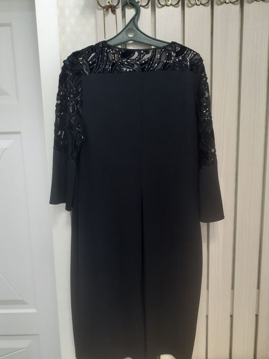 Продам чёрное платье