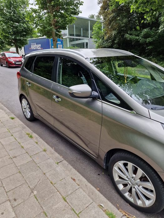 Kia Karens 2016 1.7 diesel