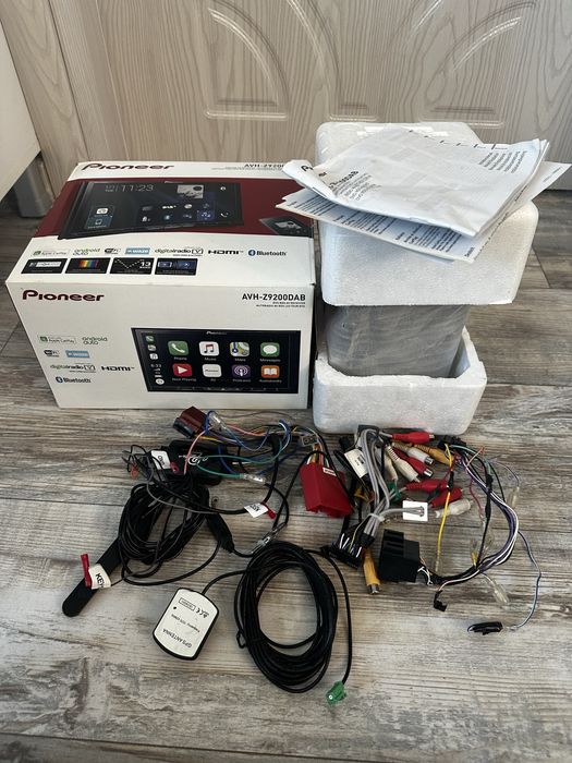Pioneer avh-z9200dab като нов