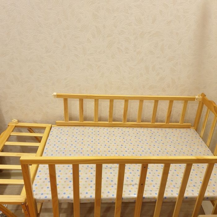 Продам детскую кроватку