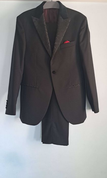 Costum barbati deosebit de ceremonie