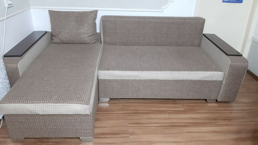 Диван сотилади. Тросформер