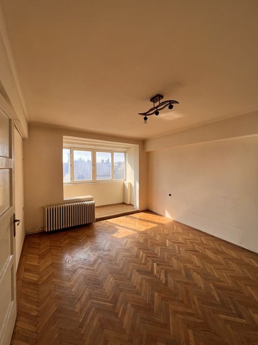 Vand apartament 2 camere central