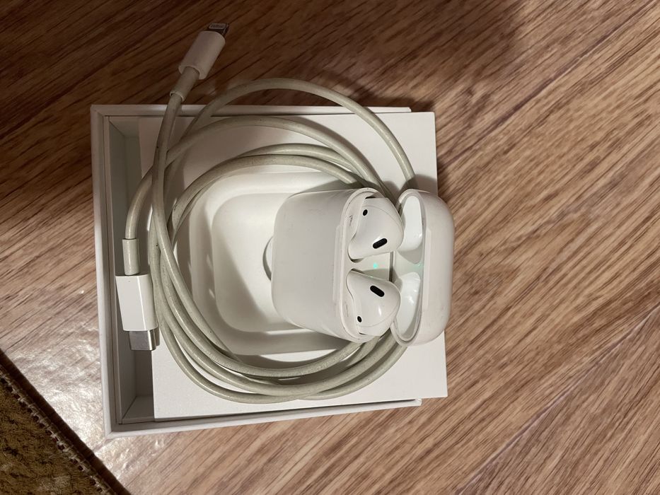 Продам Наушники Apple AirPods