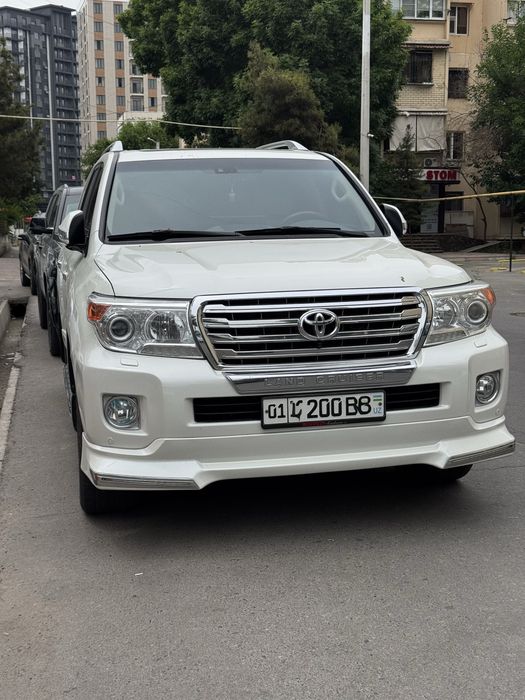 Buyurtmaga yuramiz comfort toyota LC200