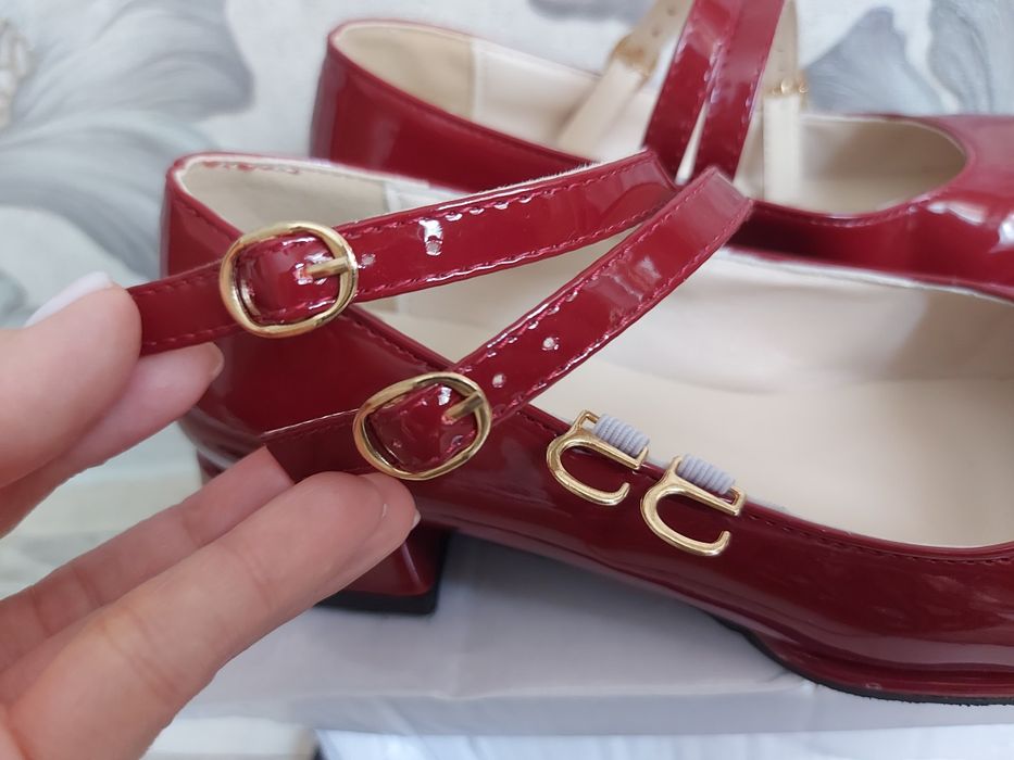 Новые туфельки. Бордового цвета.