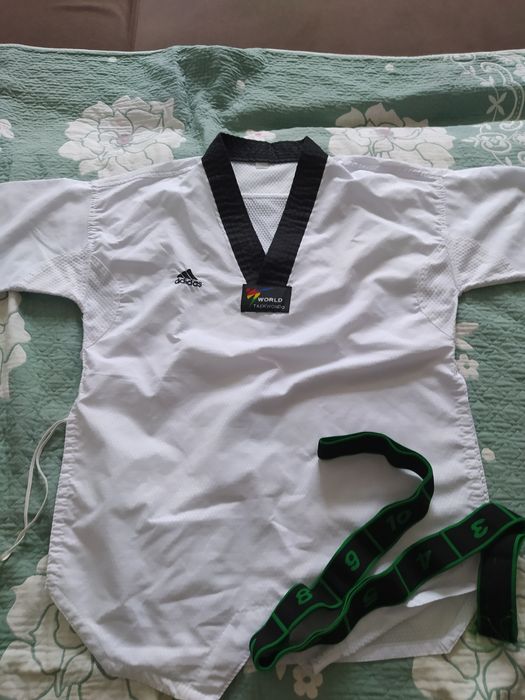 продам кимоно для таеквондо б/у  торг есть