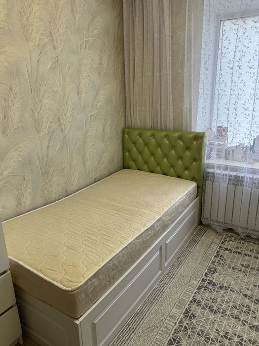 Продается кровать с матрасом