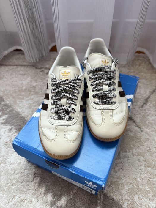 Adidas model Samba