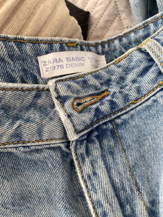 Скъсани дънки Зара