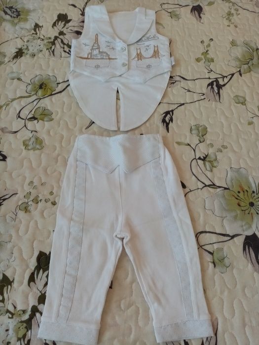 Vînd costumas băiețel pt.ocazii- botez