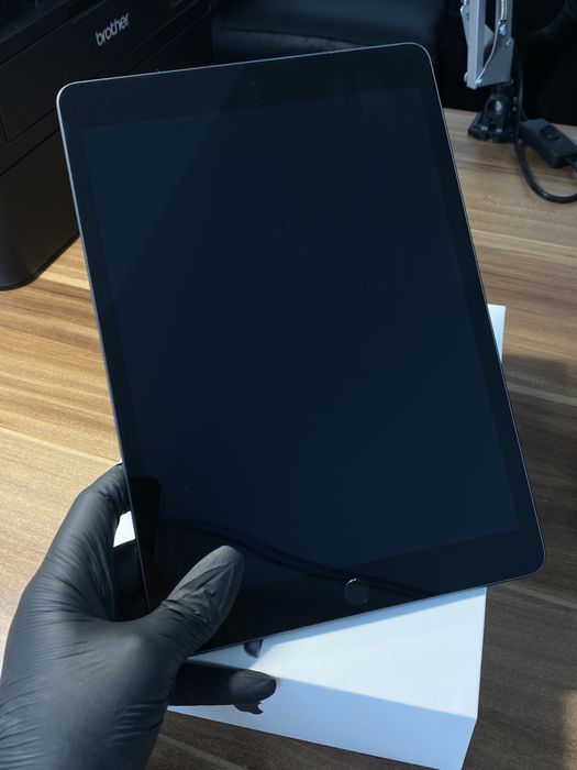 iPad / 10.2 Inch / 9th Generation /64 GB /Garanție 6 luni / Foarte bun
