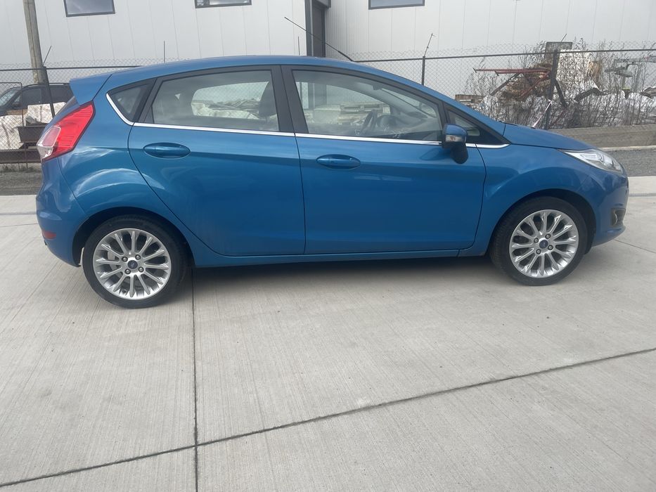 Usa Ford Fiesta stanga/dreapta 3/5 usi