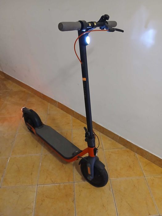 Vând trotineta electrica ninebot d38e