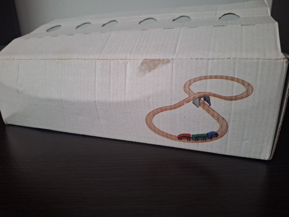 Set șine si trenuleț lemn Ikea nou.