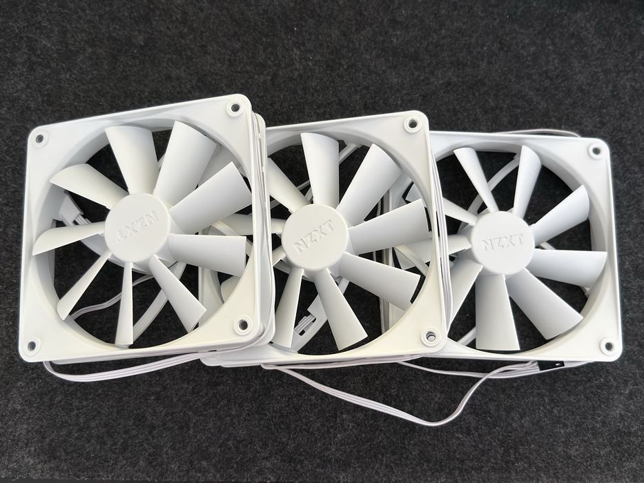 Set 3 ventilatoare NZXT 120 mm albe – Noi, demontate din NZXT H6 Flow