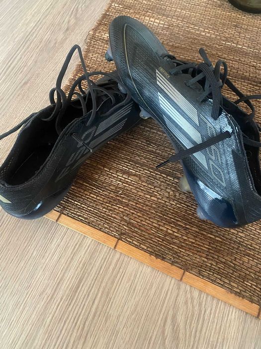 Ghete fotbal, adidas, puma, 250 buc.