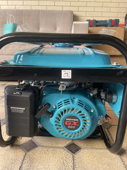 Продам бензиновый генератор HONDA EG5500 CXS
