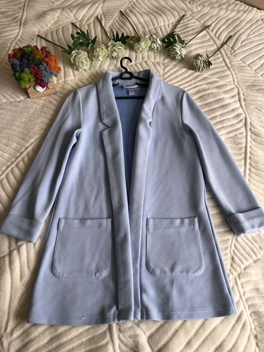 Дамски елеци, блейзери и жилетки