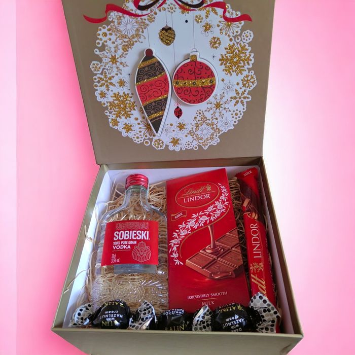 Кошници за подарък! и Мечета от вечни рози!