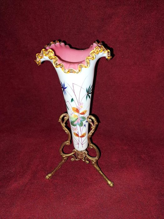 vaza victoriana bronz opalina anii 1800