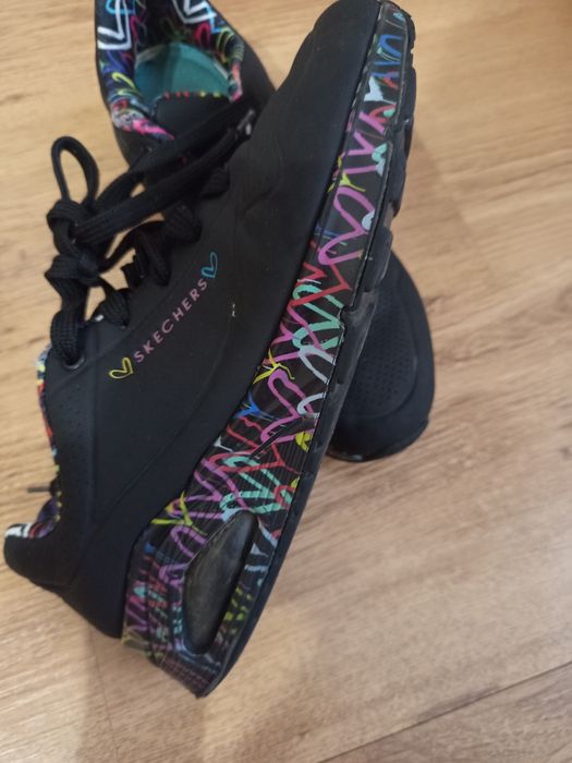 Оригинални маратонки