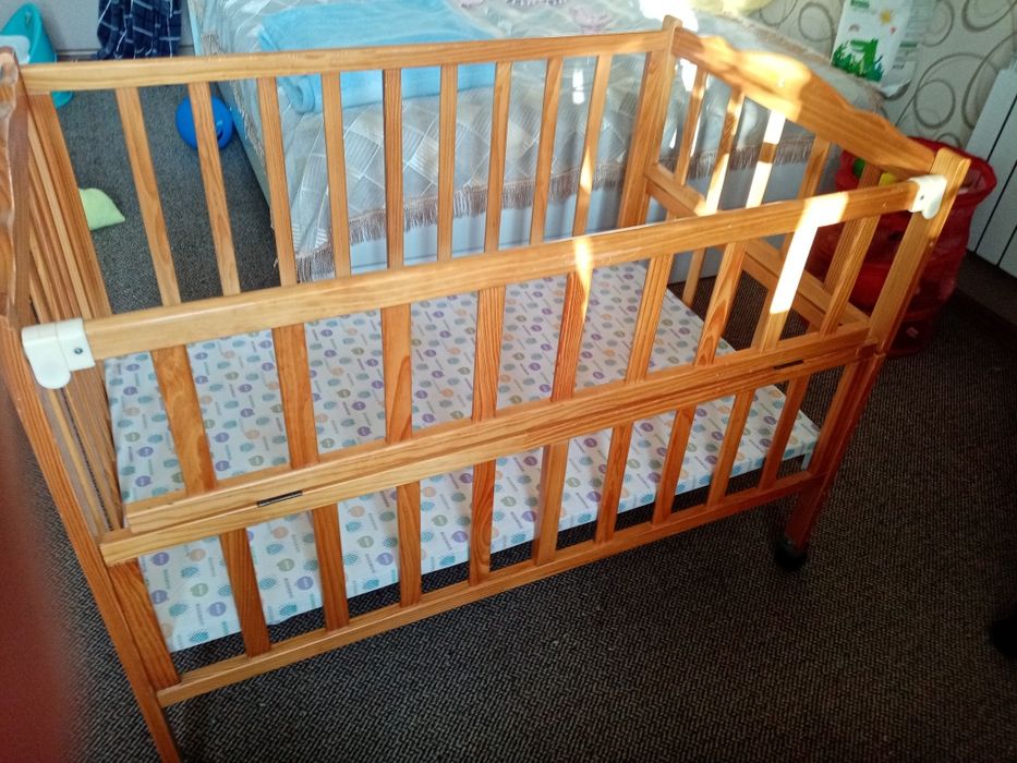 Продам детскую кроватку.
