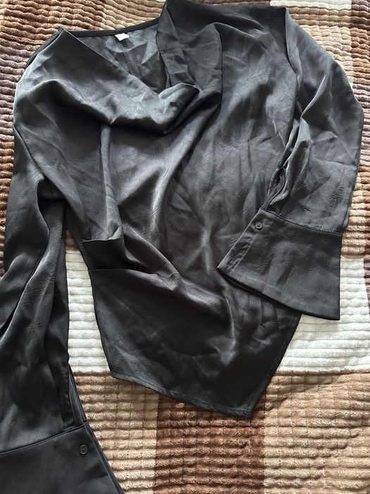 Продам куртку женскую