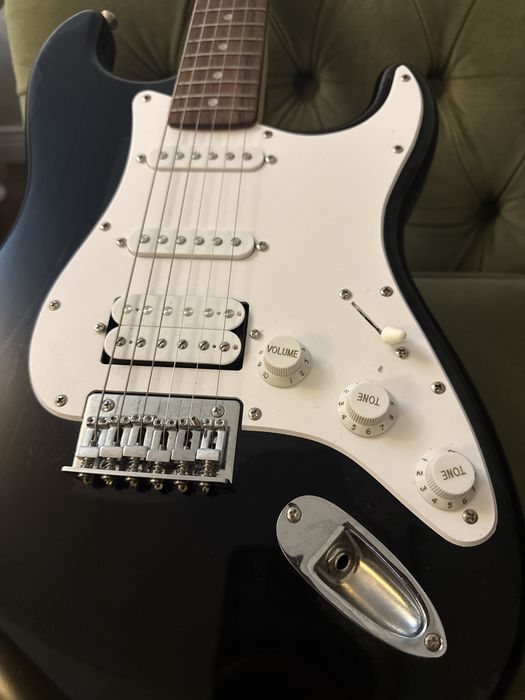 Chitara Fender Squier Bullet Stratocaster si Statie Line6 Spider V 30 MkII