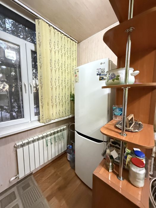 10мкр 2қабаттан 2бөлмелі пәтер сатылады