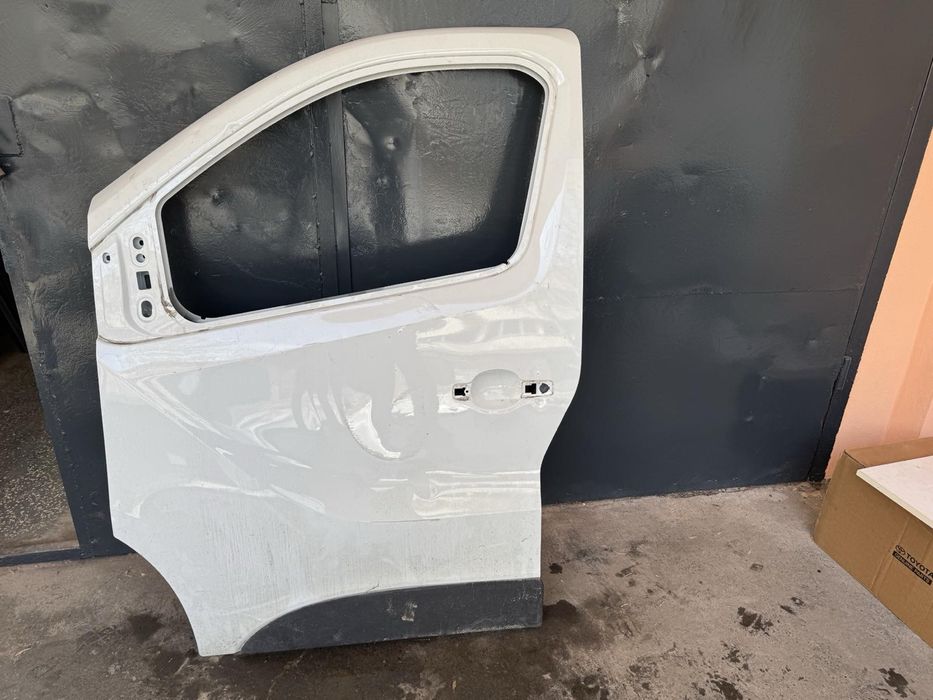 Предна лява врата за Рено Трафик/Renault Trafic