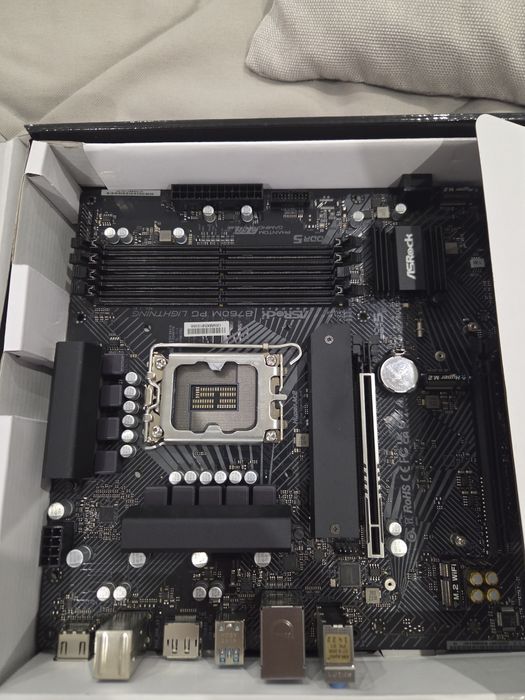 Материнская плата b760m