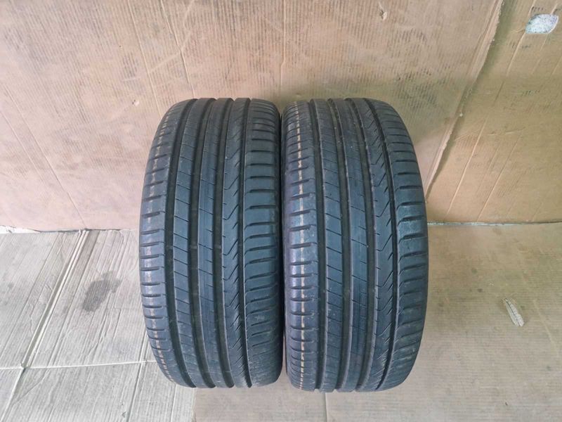 2 Pirelli R17 225/50
летни гуми DOT4521