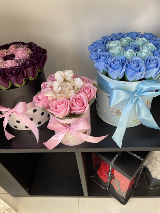 Buchete 101 trandafiri/Ornament trandafiri/flori cadou Super