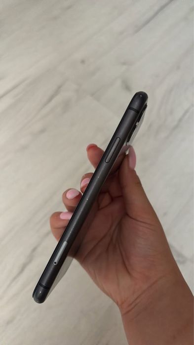 Iphone 11 в хорошем состояние