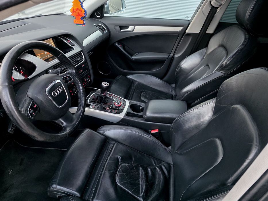 Audi  A4 B8 2.0TDI / Xenon - Navi - Piele - Panoramic