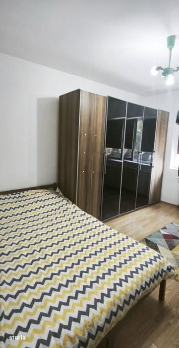 Apartament cu 3 camere,etajul 1,parcare inclusa, strada Eroilor