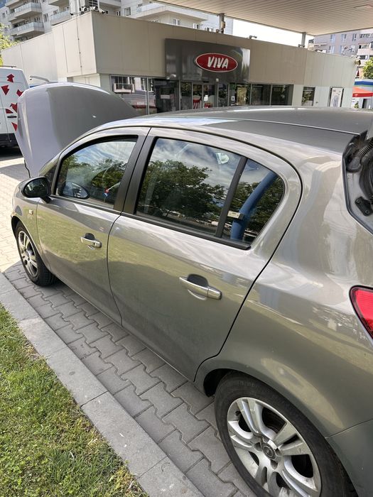Opel corsa 1.3 d eco flex - consum drum lung 3.5-4% . Proprietar acte la zi - optiuni diverse - se vinde cat mai repede posibil