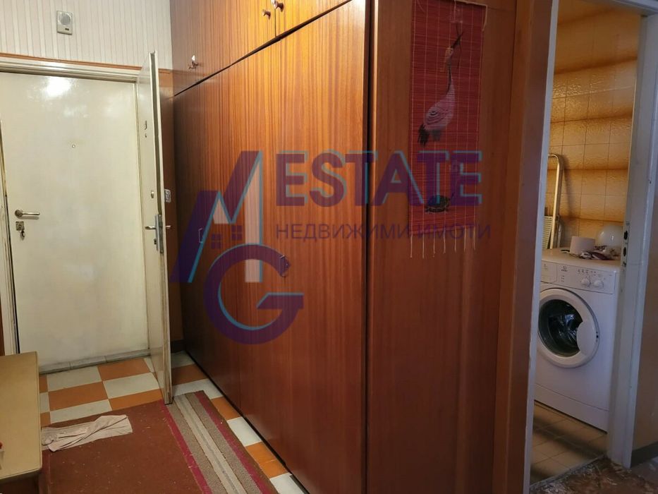 Тристаен апартамент в гр. София, жк. Красна поляна 3