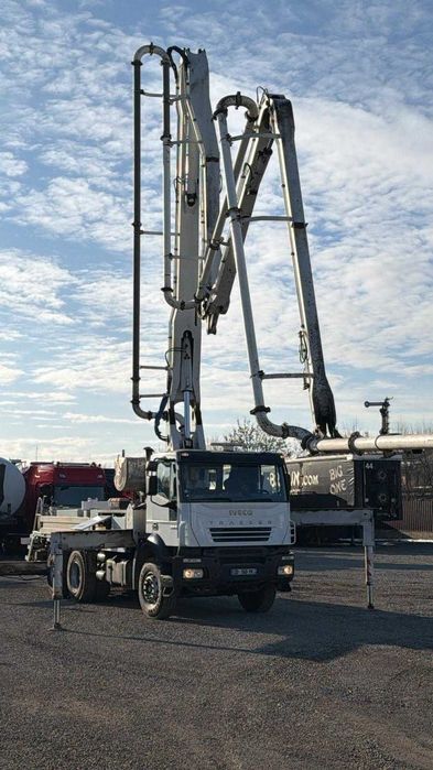 Pompa de beton Iveco Tracker