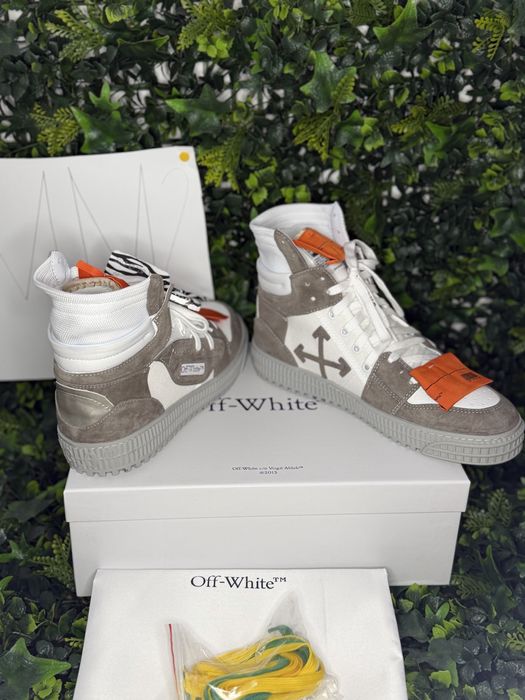 Adidasi/Sneakers off white grey and white off court 3.0