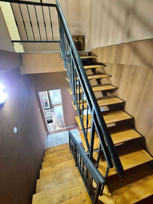 Дом готов за нанасяне в центъра на Бяла Слатина .