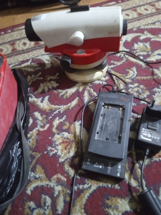 nivelir NA 730 quvvatlantruvchi