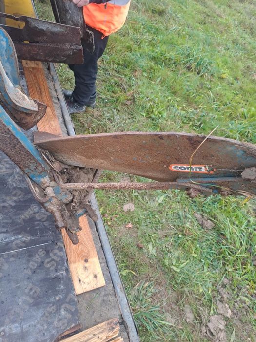 Plug reversibil doua brazde