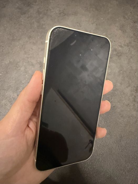 Iphone 11 бял, 77% батерия, 128 ГБ