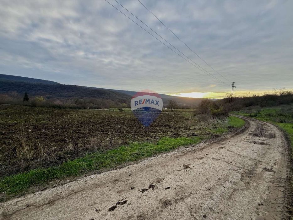 Продава се Парцел в с. Църква, Област Добрич - 8305 кв.м за 13 €/кв.м - Снимка #12