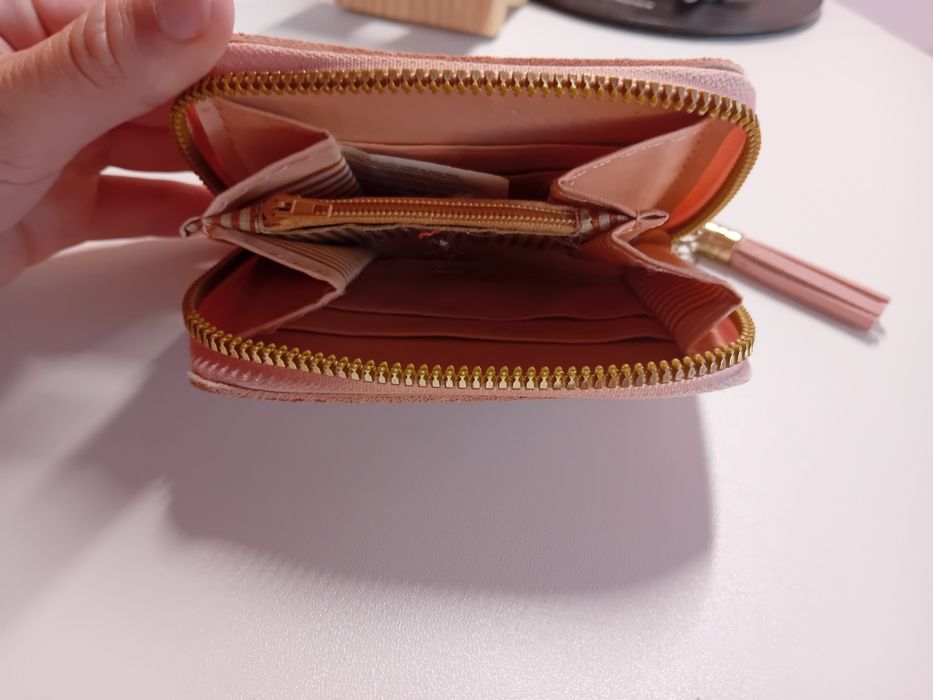 Розово протмоне.