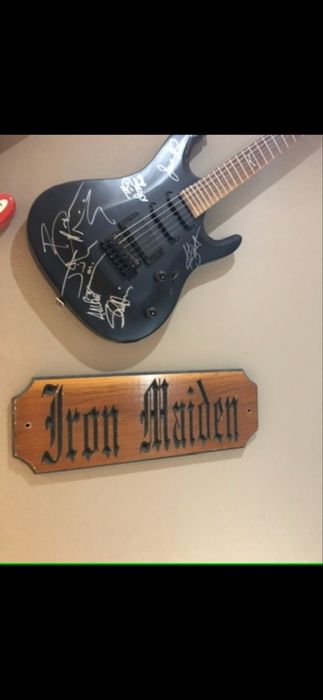 Chitara J&D semnata de I Maiden