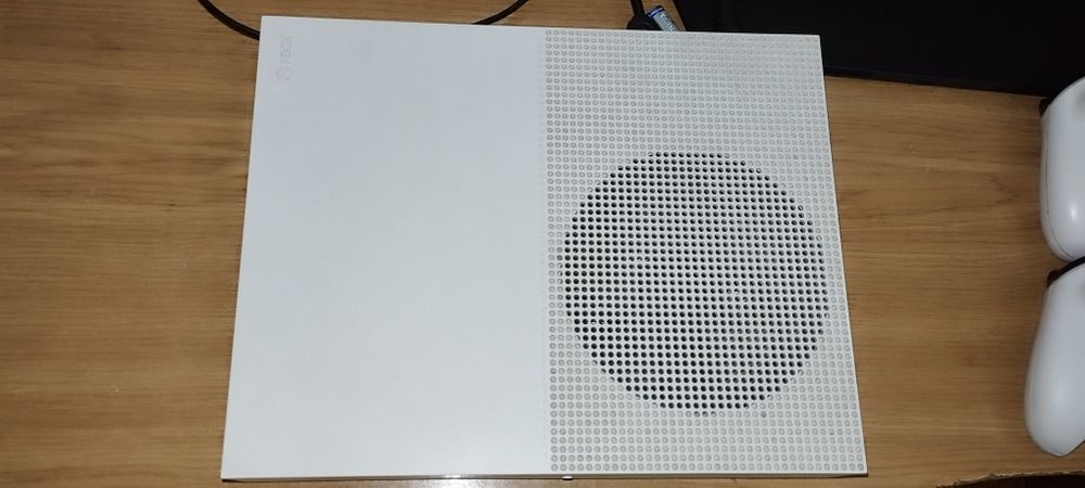 Продаю Xbox one s